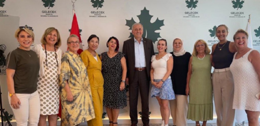 Gelecek Partisi Kadın Kolları Partinin  İstanbul  İl Başkanlığına Ziyaret