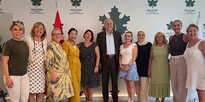 Gelecek Partisi Kadın Kolları Partinin  İstanbul  İl Başkanlığına Ziyaret