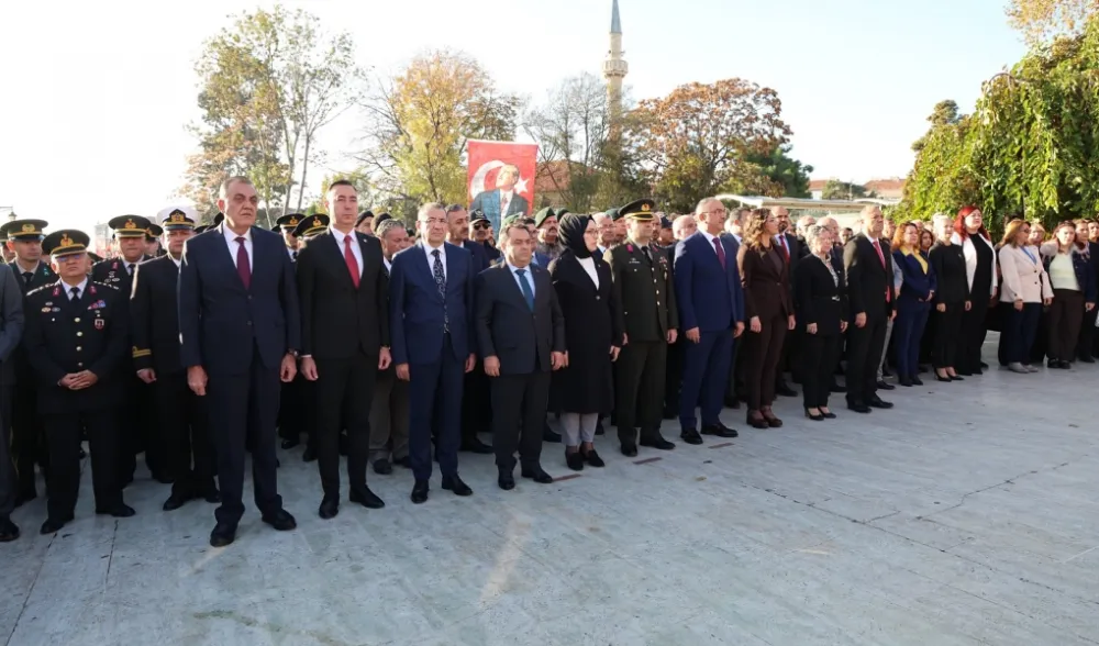 Tekirdağ’ın düşman işgalinden kurtuluşunun 103. Yıldönümü dolayısıyla çelenk sunma töreni gerçekleştirildi.