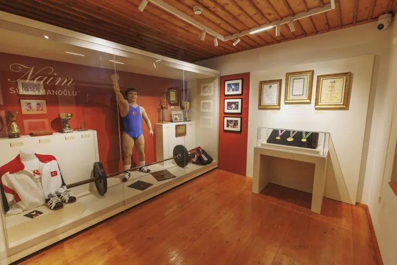 Bakan Ersoy: Naim Süleymanoğlu