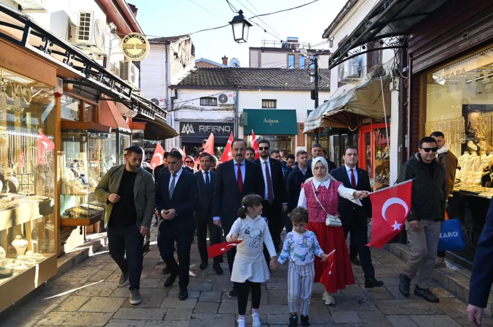 Türk Çarşısında Cumhuriyet Yürüyüşü