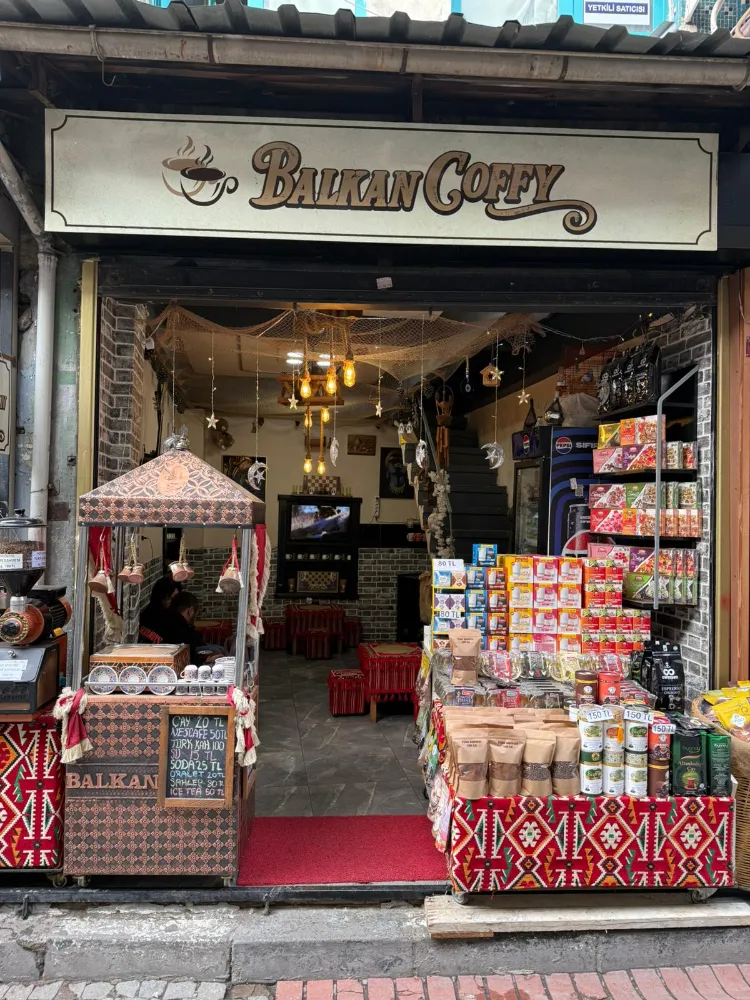 Eminönü’nde Sıcacık Bir Durak: Balkan Kahvesi ile Unutulmaz Bir Anı