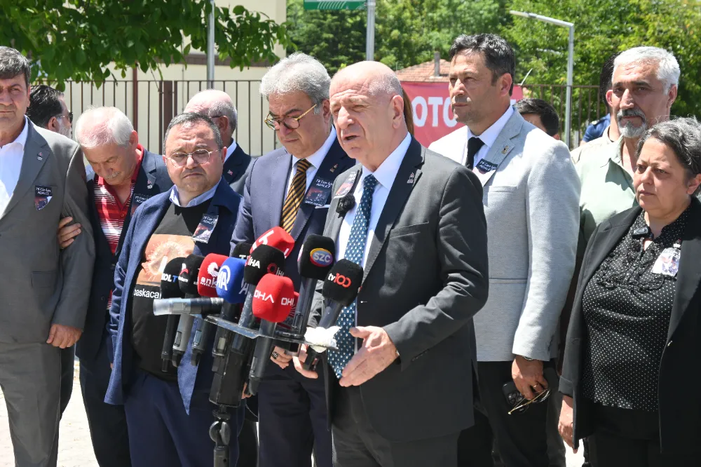Genel Başkanımız Prof. Dr. Ümit Özdağ, Bolu’da gerçekleşen Kartalkaya Davası’nın ilk duruşmasına katıldı, basın açıklaması yaptı.